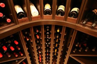 葡萄酒放在实木架比较好的原因有哪些